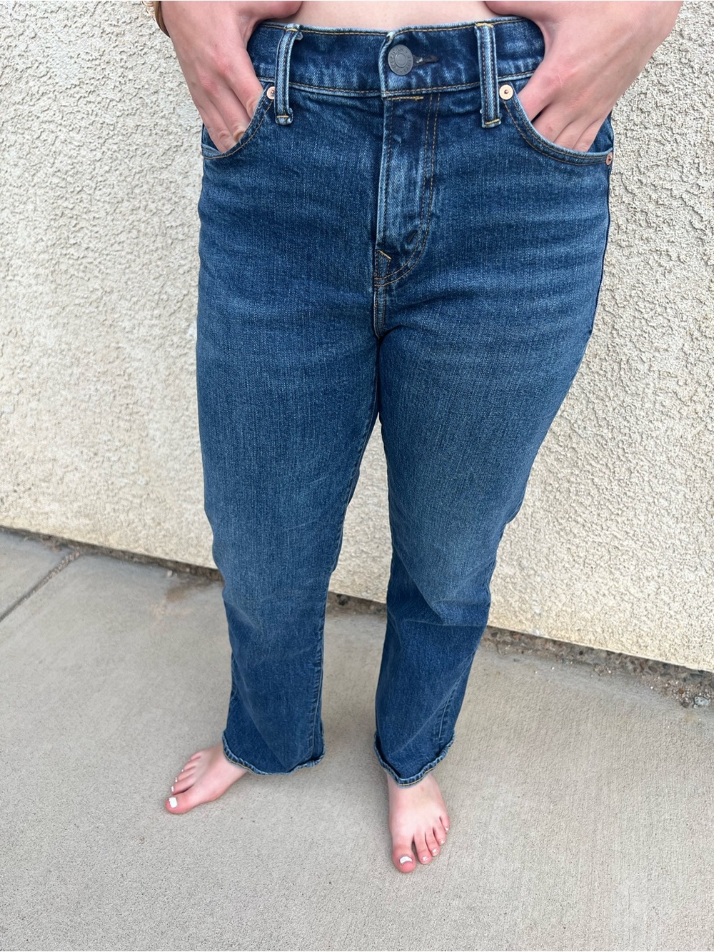 TWO (2) pair of men’s American Eagle Jeans in Dark Blue and lighter blue wash